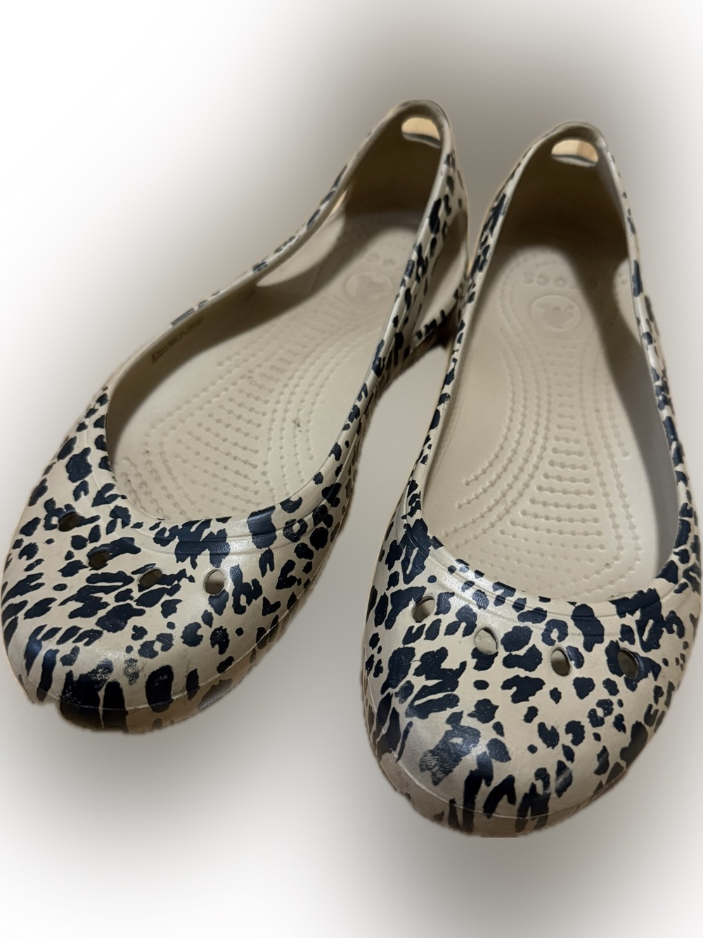 🖤CROCS Women's Leopard Print Beige and Black Ballet Flats 🐆